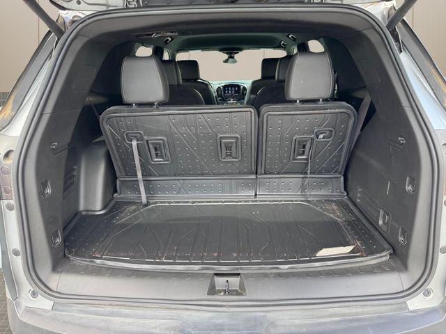 2023 Chevrolet Traverse AWD LT Leather