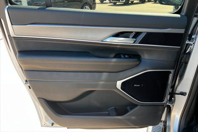 2026 Jeep Grand Wagoneer L 4x4