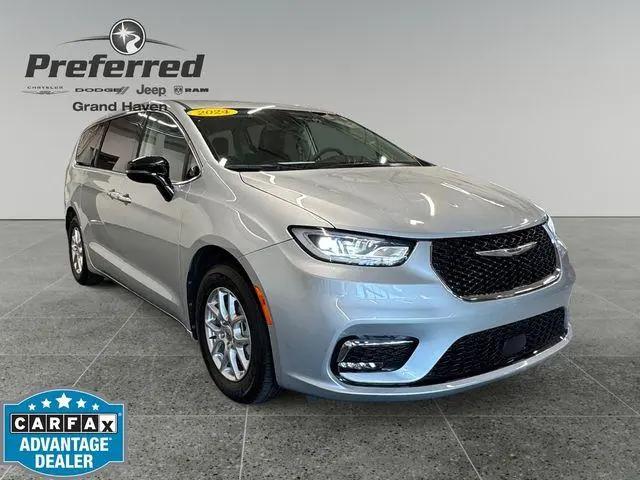 2024 Chrysler Pacifica Touring L for sale in Grand Haven, MI