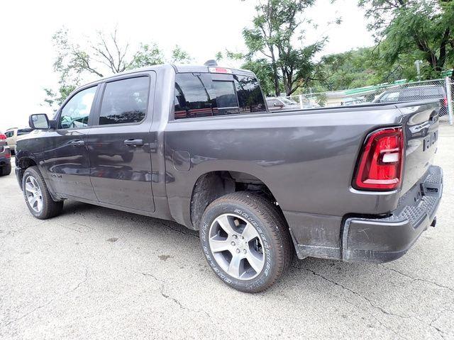 2026 RAM 1500 RAM 1500 EXPRESS CREW CAB 4X4 57 BOX