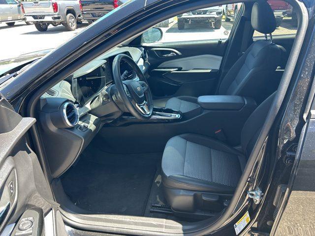 2025 Chevrolet Trax FWD LT