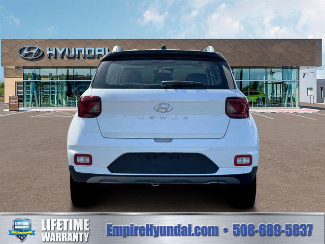 2026 Hyundai Venue SEL w/Two-Tone Roof