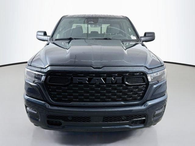 2026 RAM 1500 RAM 1500 EXPRESS CREW CAB 4X4 57 BOX