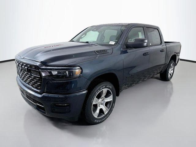 2026 RAM 1500 RAM 1500 EXPRESS CREW CAB 4X4 57 BOX