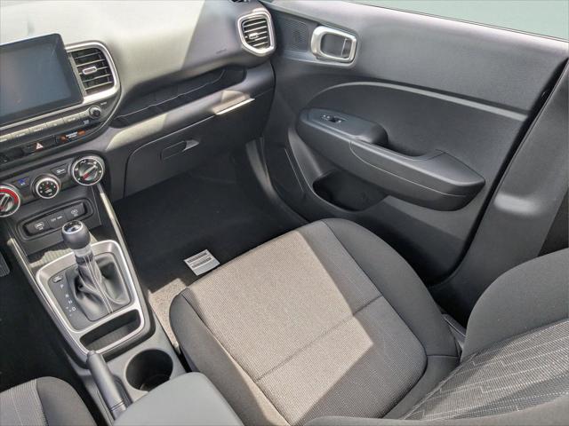 2025 Hyundai Venue SE