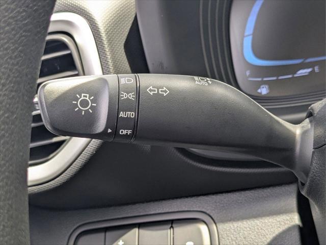 2025 Hyundai Venue SE