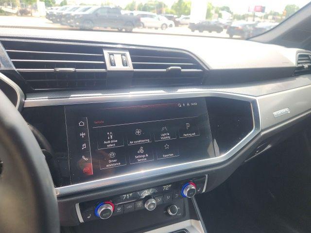 2025 Audi Q3 Premium 45 TFSI S line quattro Tiptronic
