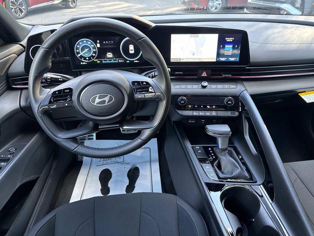 2025 Hyundai Elantra Hybrid SEL Sport