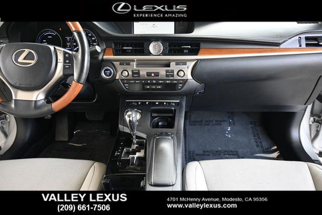 2014 Lexus ES 300h 300h