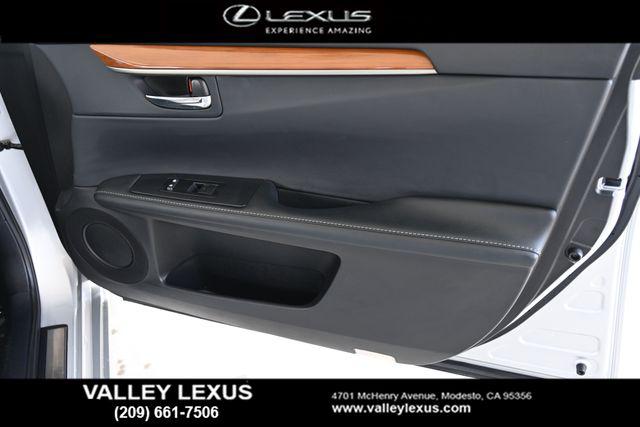 2014 Lexus ES 300h 300h