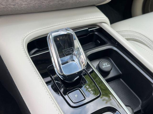 2024 Volvo XC90 Recharge T8 Ultimate 6-Seater