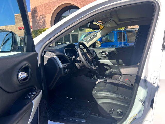 2017 Jeep Cherokee Overland FWD