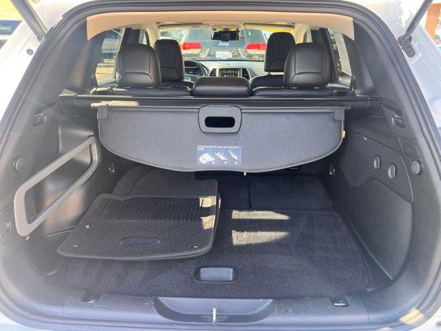 2017 Jeep Cherokee Overland FWD