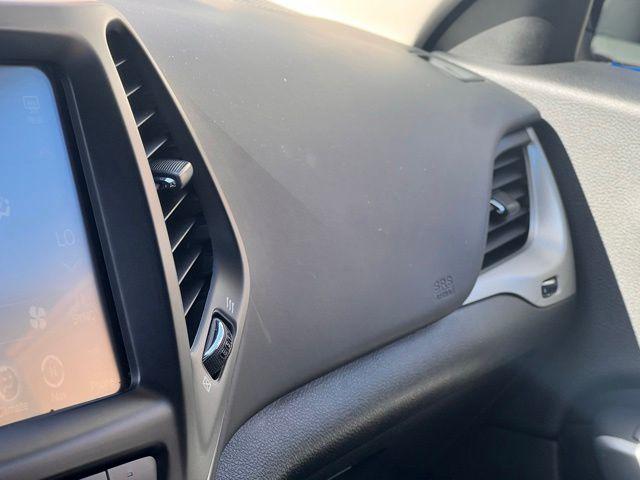 2017 Jeep Cherokee Overland FWD