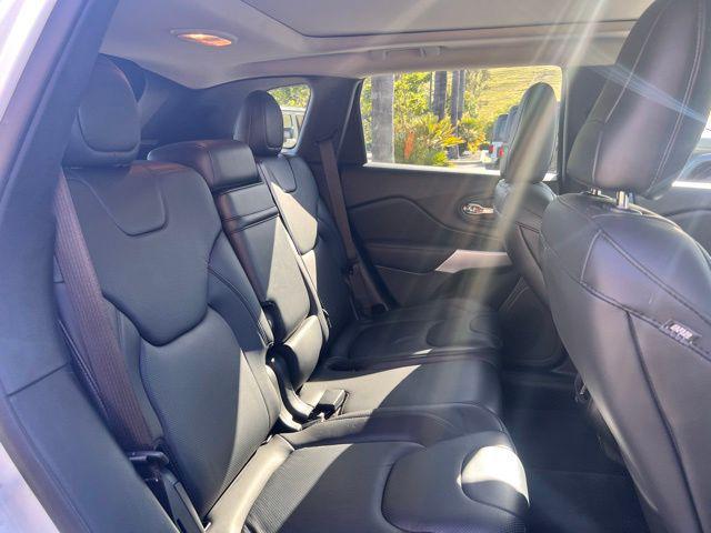 2017 Jeep Cherokee Overland FWD