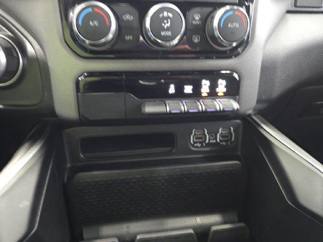 2022 Ram 1500 Big Horn Crew Cab 4x4 64 Box