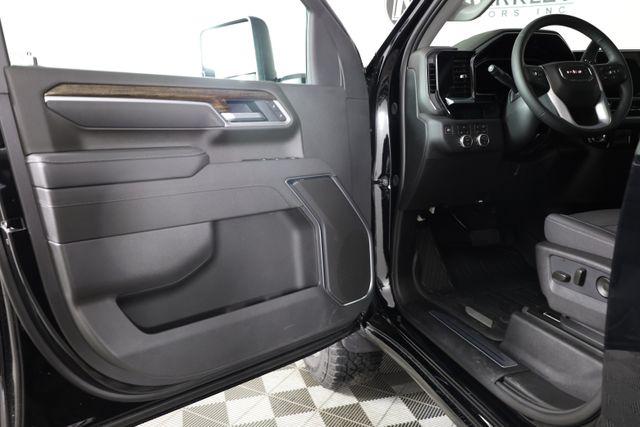 2026 GMC Sierra 2500HD Crew Cab, Standard Bed, SLE, 4WD