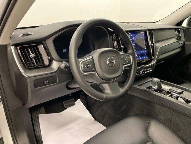2025 Volvo XC60 B5 Core