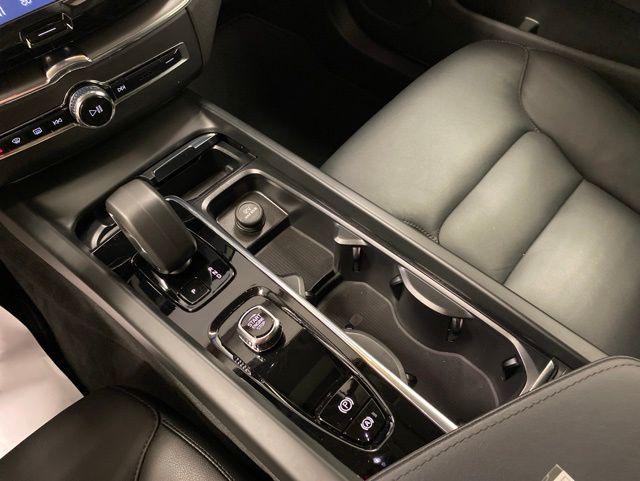2025 Volvo XC60 B5 Core