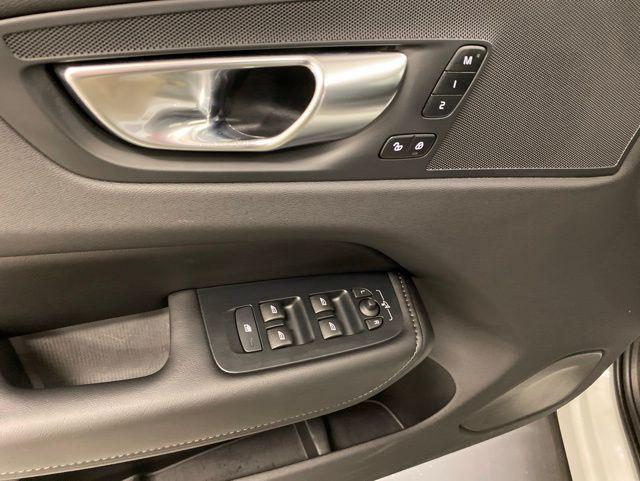 2025 Volvo XC60 B5 Core