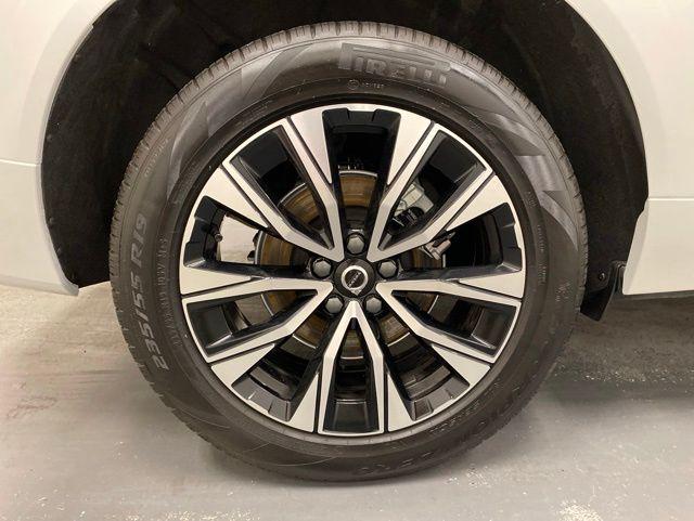 2025 Volvo XC60 B5 Core