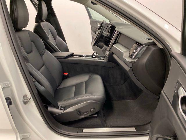 2025 Volvo XC60 B5 Core