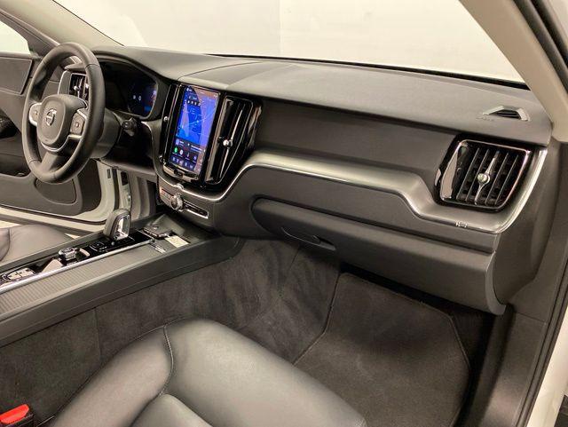 2025 Volvo XC60 B5 Core