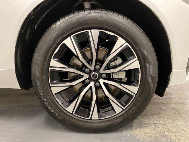 2025 Volvo XC60 B5 Core