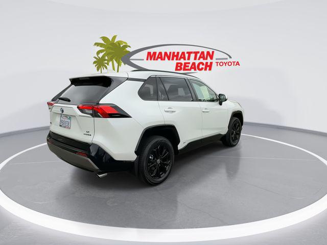 2022 Toyota RAV4 Hybrid SE