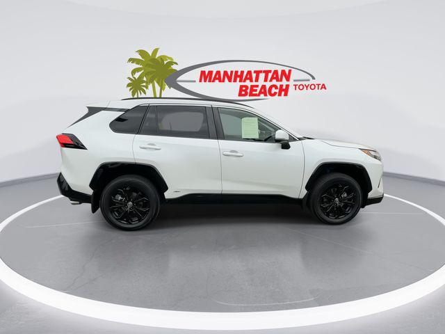 2022 Toyota RAV4 Hybrid SE