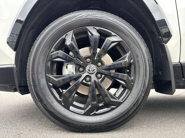 2022 Toyota RAV4 Hybrid SE