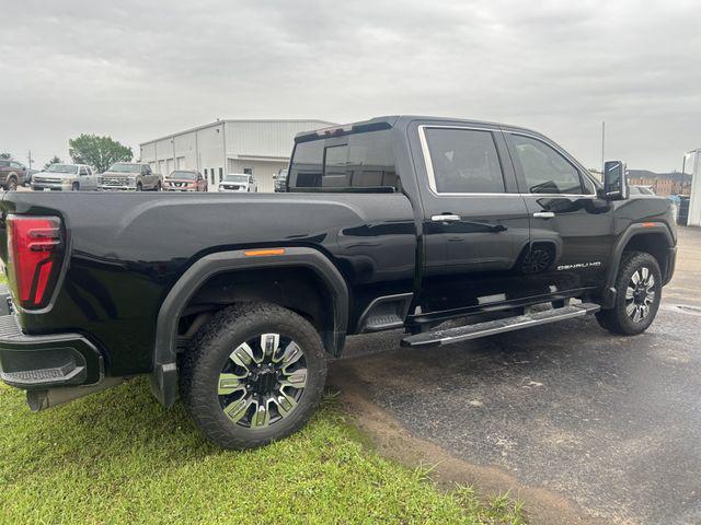 2024 GMC Sierra 2500HD 4WD Crew Cab Standard Bed Denali