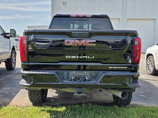 2024 GMC Sierra 2500HD 4WD Crew Cab Standard Bed Denali