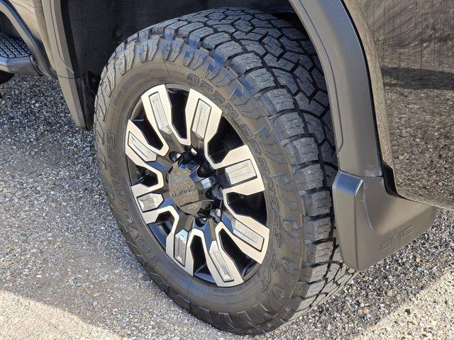 2024 GMC Sierra 2500HD 4WD Crew Cab Standard Bed Denali