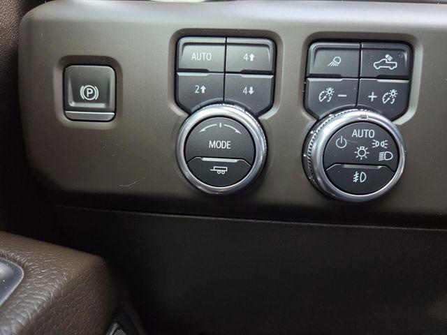 2024 GMC Sierra 2500HD 4WD Crew Cab Standard Bed Denali