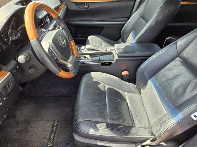 2014 Lexus ES 300h Base