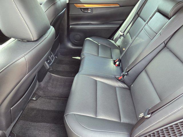 2014 Lexus ES 300h Base