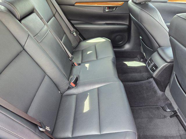 2014 Lexus ES 300h Base