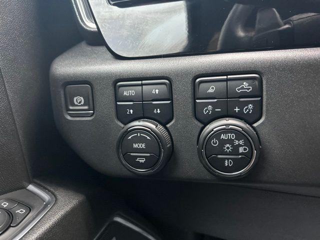 2024 Chevrolet Silverado 1500 4WD Crew Cab Short Bed LT Trail Boss