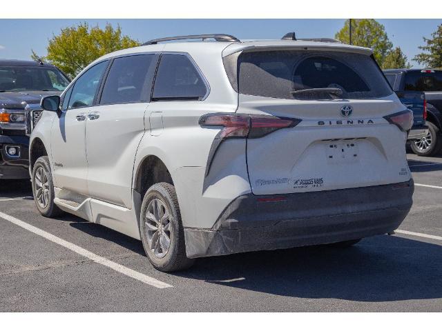2022 Toyota Sienna XLE