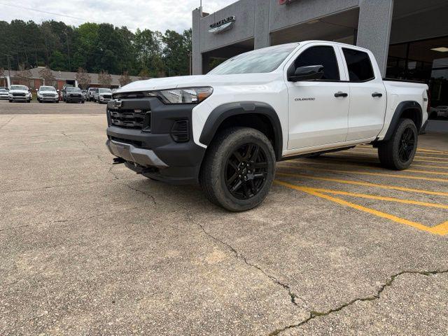 2023 Chevrolet Colorado 4WD Crew Cab Short Box Trail Boss