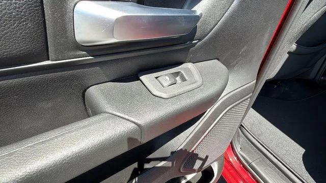 2026 Ram 1500 Express Crew Cab 4x4 57 Box