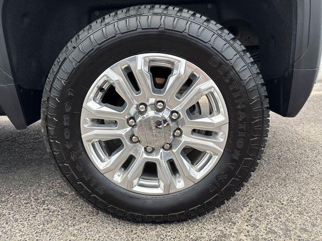 2023 GMC Sierra 2500HD 4WD Crew Cab Standard Bed Denali
