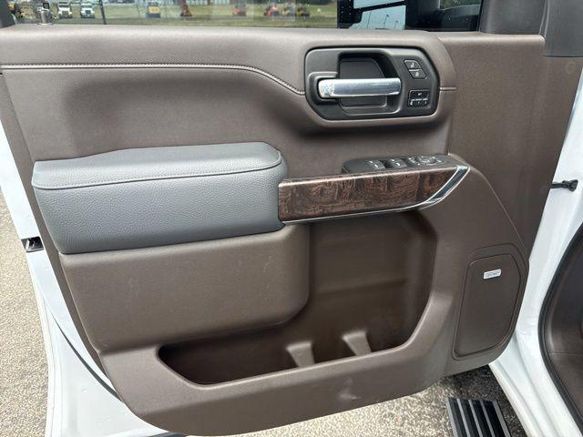 2023 GMC Sierra 2500HD 4WD Crew Cab Standard Bed Denali