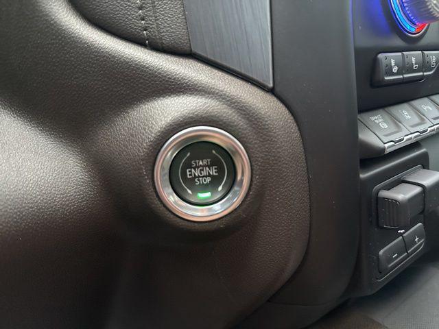 2023 GMC Sierra 2500HD 4WD Crew Cab Standard Bed Denali