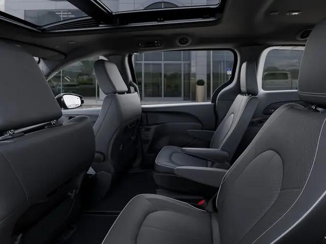 2027 Chrysler Pacifica Limited