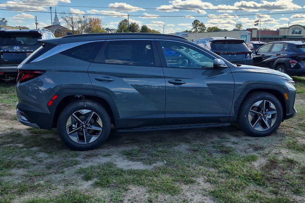 New 2026 Gray Hyundai SEL FWD image 4