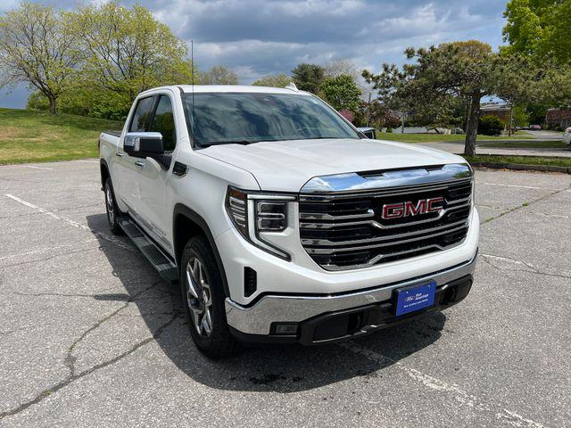 2022 GMC Sierra 1500 4WD Crew Cab Short Box SLT