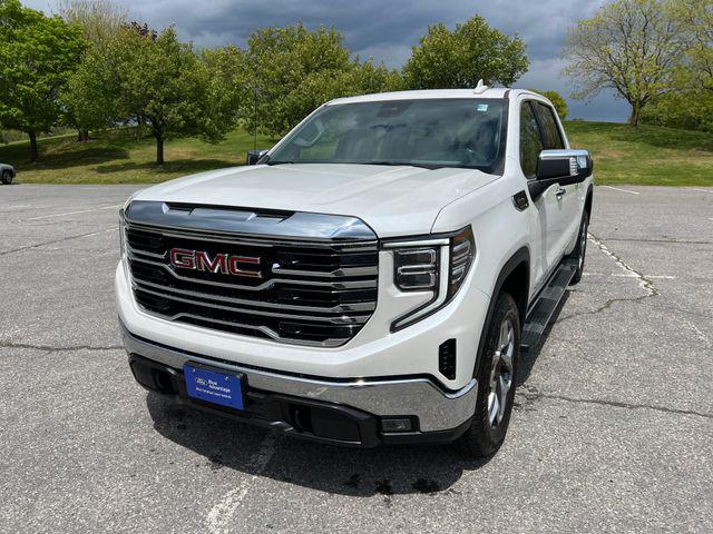 2022 GMC Sierra 1500 4WD Crew Cab Short Box SLT