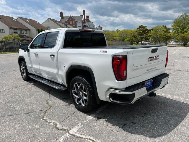 2022 GMC Sierra 1500 4WD Crew Cab Short Box SLT